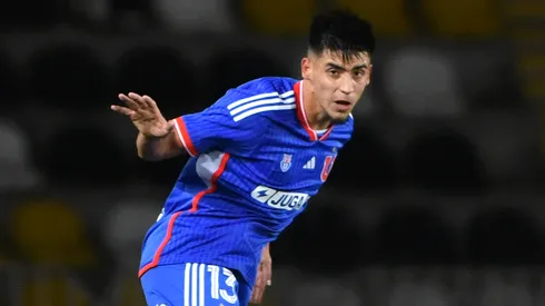 Álvarez chocho con David Retamal, el nuevo defensa titular de la U.