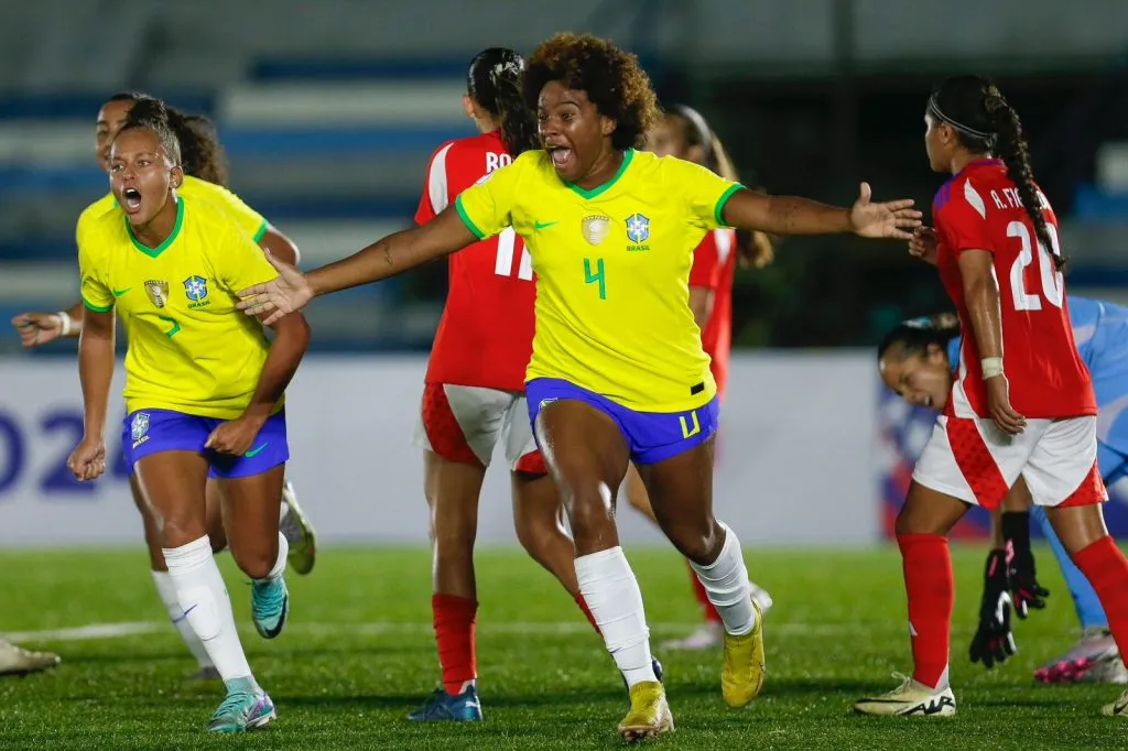 Brasil celebra ante la Roja en el Sudamericano Sub 20. Foto: Conmebol.