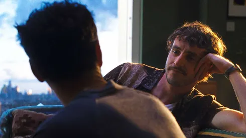 Todos somos extraños.