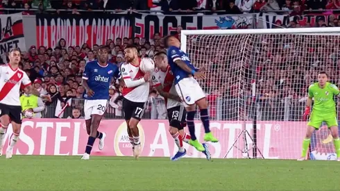 El chileno Díaz fue respaldado por Diego Latorre