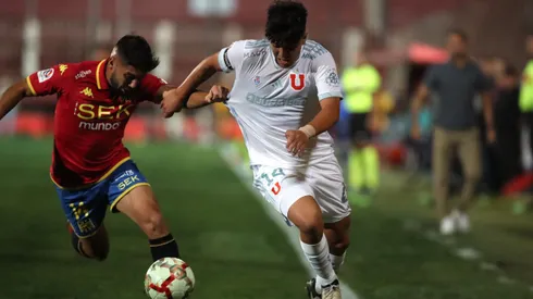 Piden afirmar al lateral en Universidad de Chile.