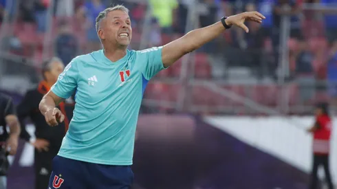 Gustavo Álvarez tiene a la U. de Chile en el primer lugar del Campeonato Nacional 2024.