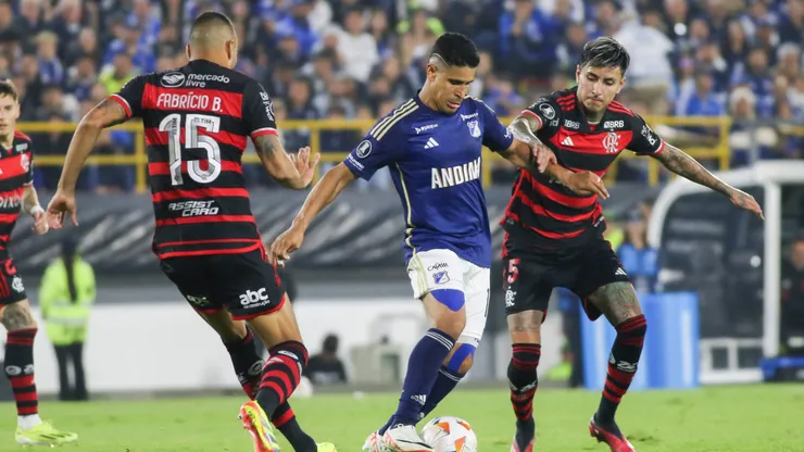 Erick Pulgar sería titular contra Palestino