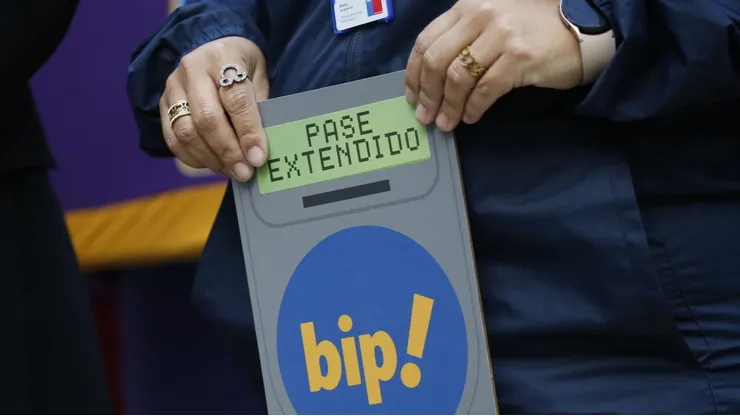 Tótem para renovar el pase escolar.