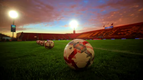 La cancha del Estadio Santa Laura en su peor momento en años.