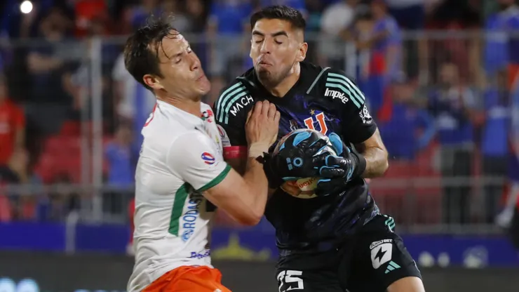 Gabriel Castellón llegó como titular de la mano de Álvarez.