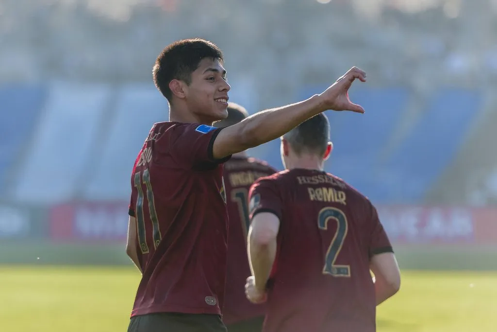 Darío Osorio celebra su gol ante el AGF. (Daniel Stentz | Imago).