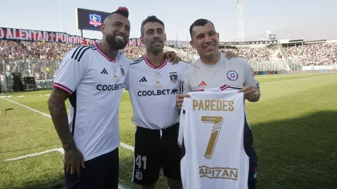 Medel visitó a Colo Colo en Río y Mosa bromeó con el jugador