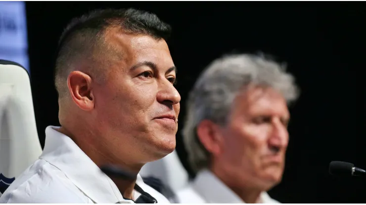 Morón apoya la rotación de Almirón en Colo Colo.