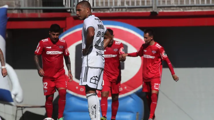 Leandro Benegas mostró un bajo nivel en Colo Colo ante Ñublense.