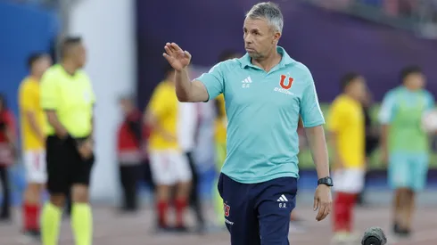 El entrenador de la U tomó una drástica decisión en su equipo.