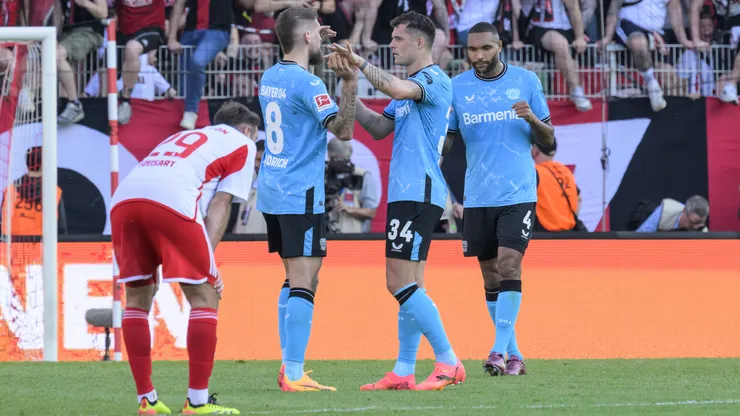 Triunfo y salto del Bayer Leverkusen.