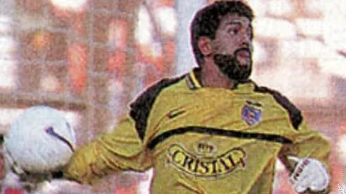 Pedro Reyes las hizo de arquero en Colo Colo, pero la Conmebol realizó un cambio para que no se vuelva a repetir como en ese entonces.