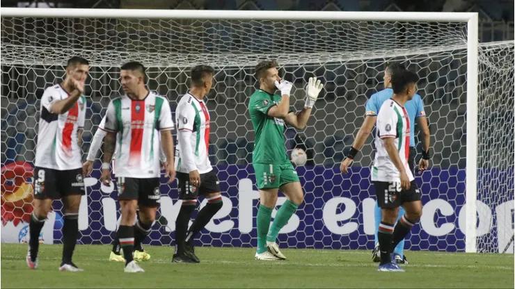 Gonzalo Sosa (9) quedó molesto con el arbitraje del juez Yael Falcón Pérez