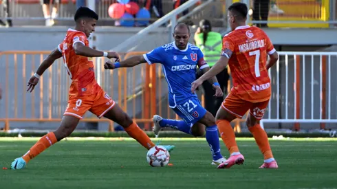 Marcelo Díaz lidera a la U como el capitán del equipo.