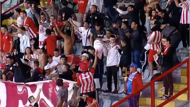 Un hincha de la U fue a ver la Copa Libertadores... pero al rival de Huachipato