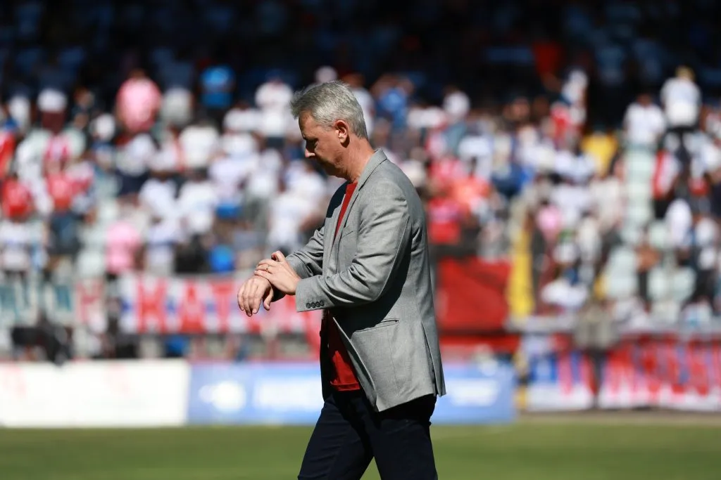 Tiago Nunes sabe que tiene algo de tiempo a su favor en una semana clave. (Eduardo Fortes/Photosport).