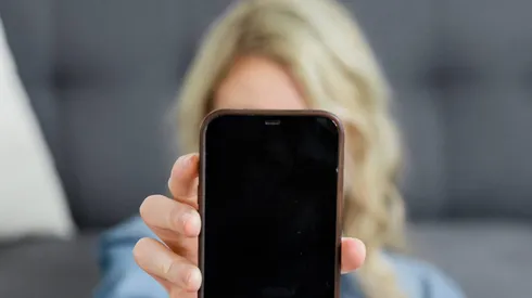 ¿Cómo cambio de hora en mi Android o iPhone? El paso a paso