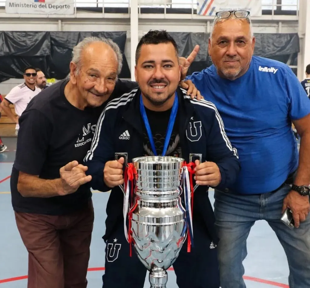 Matías Romero festeja con su amada familia. Foto: Sebastián Ñanco.