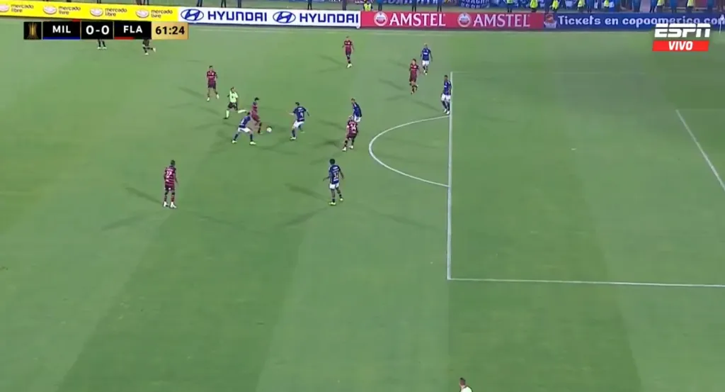 Así fue el pase de Pulgar que terminó en una infracción dentro del área. (Captura ESPN).