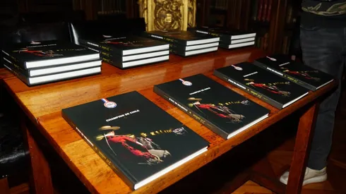 la Federación del Rodeo Chileno presentó este lunes el libro "75 años Champion de Chile"