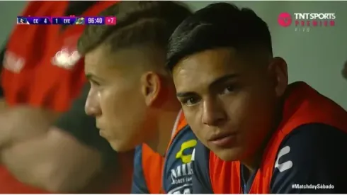 Joan Cruz fue suplente en Everton ante Colo Colo.