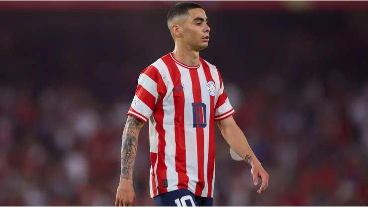 Miguel Almirón lidera la nómina de Paraguay para el amistoso con Chile.