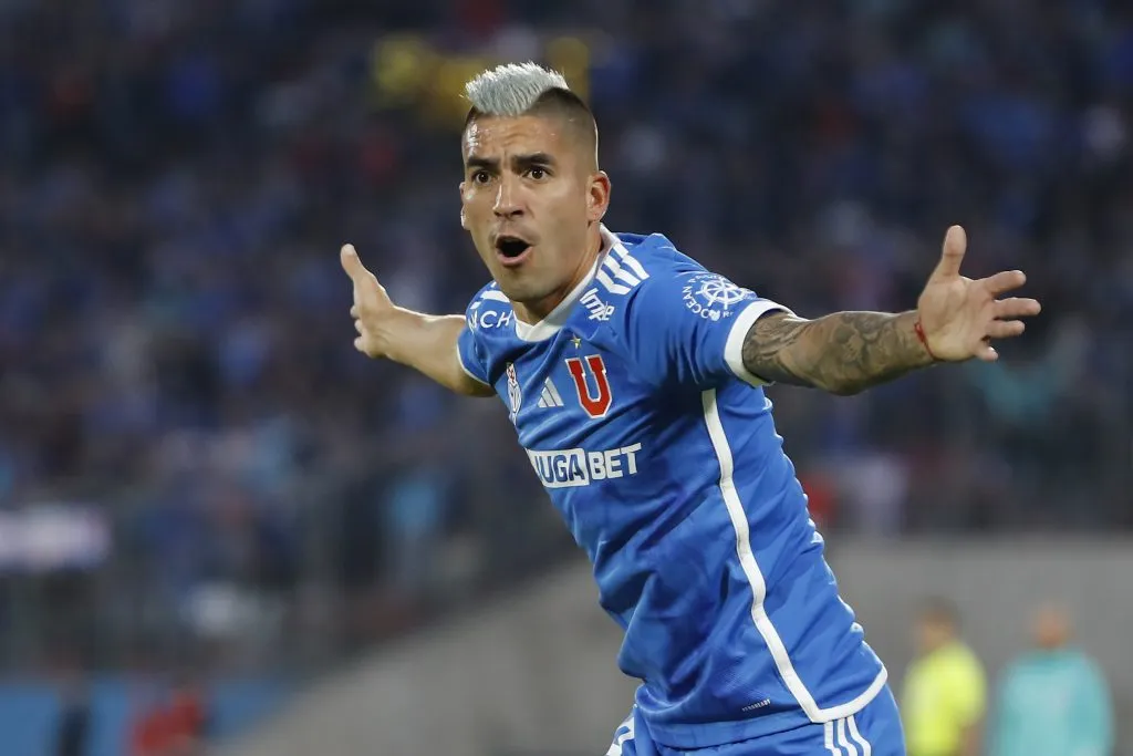 Leandro Fernández se hizo exámenes en la U, pero no por neumonía.