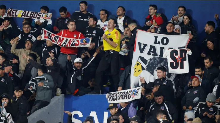 Miles de hinchas de Colo Colo acompañaron al equipo en Paraguay ante Cerro Porteño.
