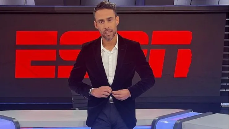 El comentarista deportivo respondió al tema de Morales en la U.