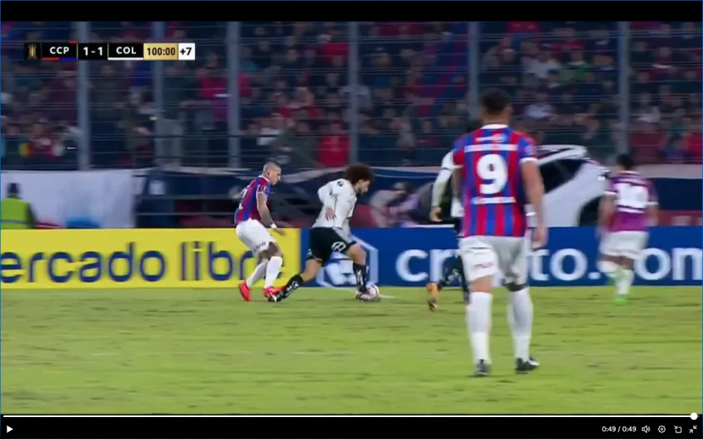 La violenta patada a Falcón.