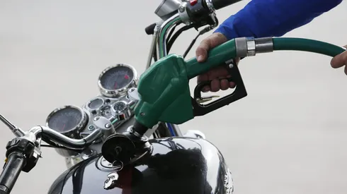 Revisa si variará el precio de los combustibles esta semana.