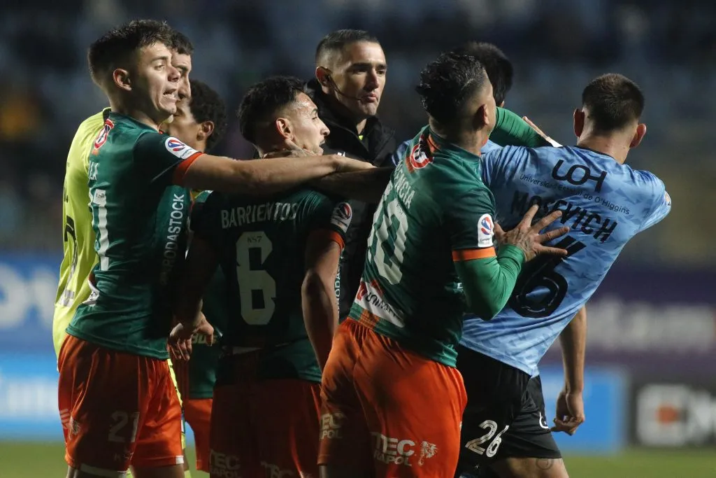Mosevich fue sancionado por cinco fechas. (Jorge Loyola/Photosport).