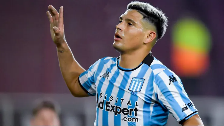 Maxi Salas celebra el gol que le anotó a Sportivo Luqueño.