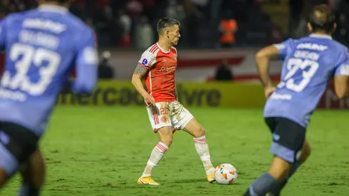 Charles Aránguiz tuvo un amargo regreso a la competencia