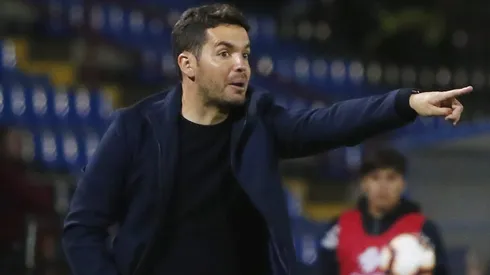 Nicolás Larcamón cuando era DT de Huachipato.