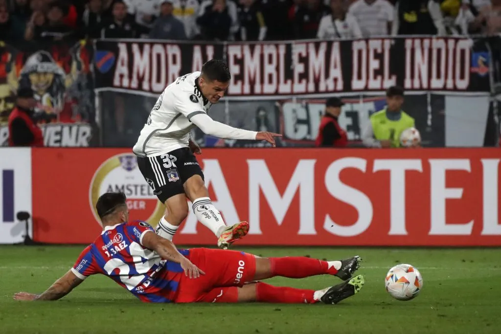 El zurdazo de Lucas Cepeda en el Monumental. (Jonnathan Oyarzun/Photosport).