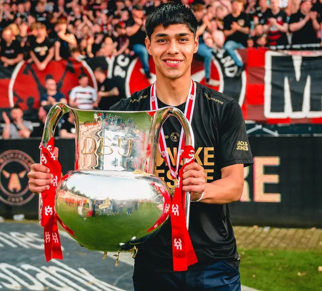 Pantrucas para el campeón de Dinamarca, Darío Osorio.