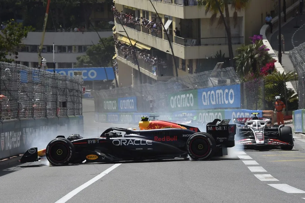 El choque de Kevin Magnussen con Checo Pérez y Nico Hülkenberg. (Getty Images).