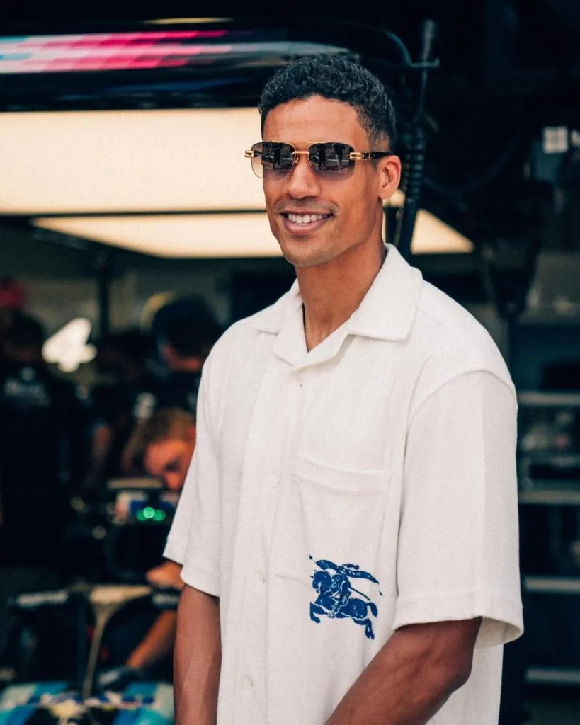 Raphaël Varane en el pit de Alpine. (Foto: Alpine).