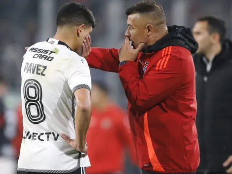 Leyenda alba le da consejos de pizarra a Almirón para la 'final'