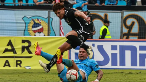 Leo Gil jugando por Colo Colo ante Iquique.