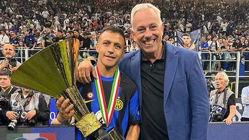 Alexis Sánchez junto a Fernando Felicevich, su representante.