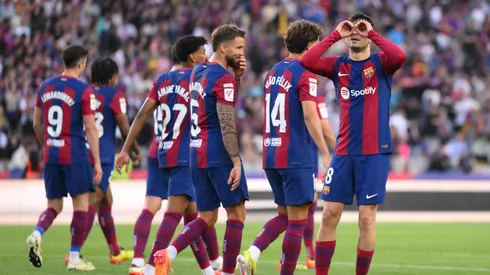 Los jugadores de Barcelona celebran el gol.