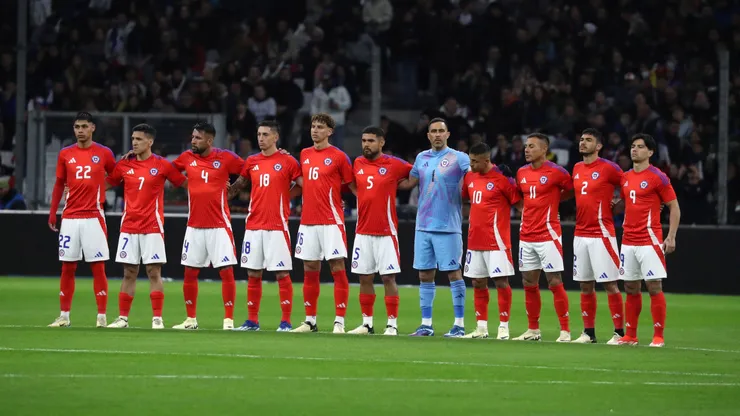 Chile enfrenta a Paraguay en el Estadio Nacional.