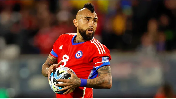 Vidal otra vez tendrá que ver por la TV a la selección chilena.