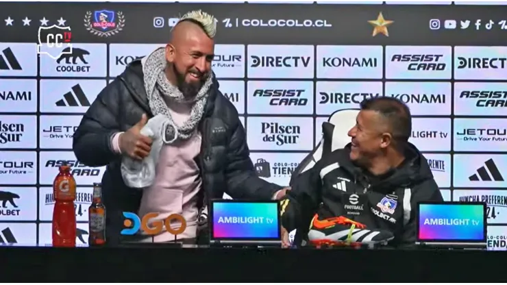 Almirón quedó sorprendido con lo igualito de Vidal del sujeto.