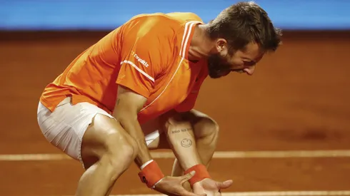 Moutet celebra el triunfo ante Jarry en el ATP de Santiago