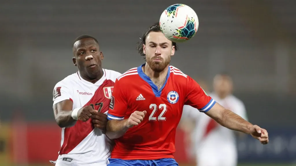 Advíncula es duda para el debut ante Chile