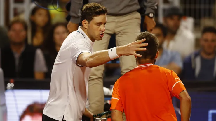 Nicolás Jarry y Corentin Moutet jugaron un polémico partido en Santiago.